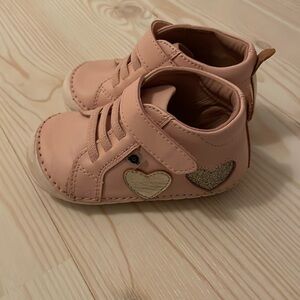 Old soles pink heart shoes